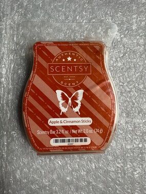 Scentsy Bar in the Apple & Cinnamon Sticks scent